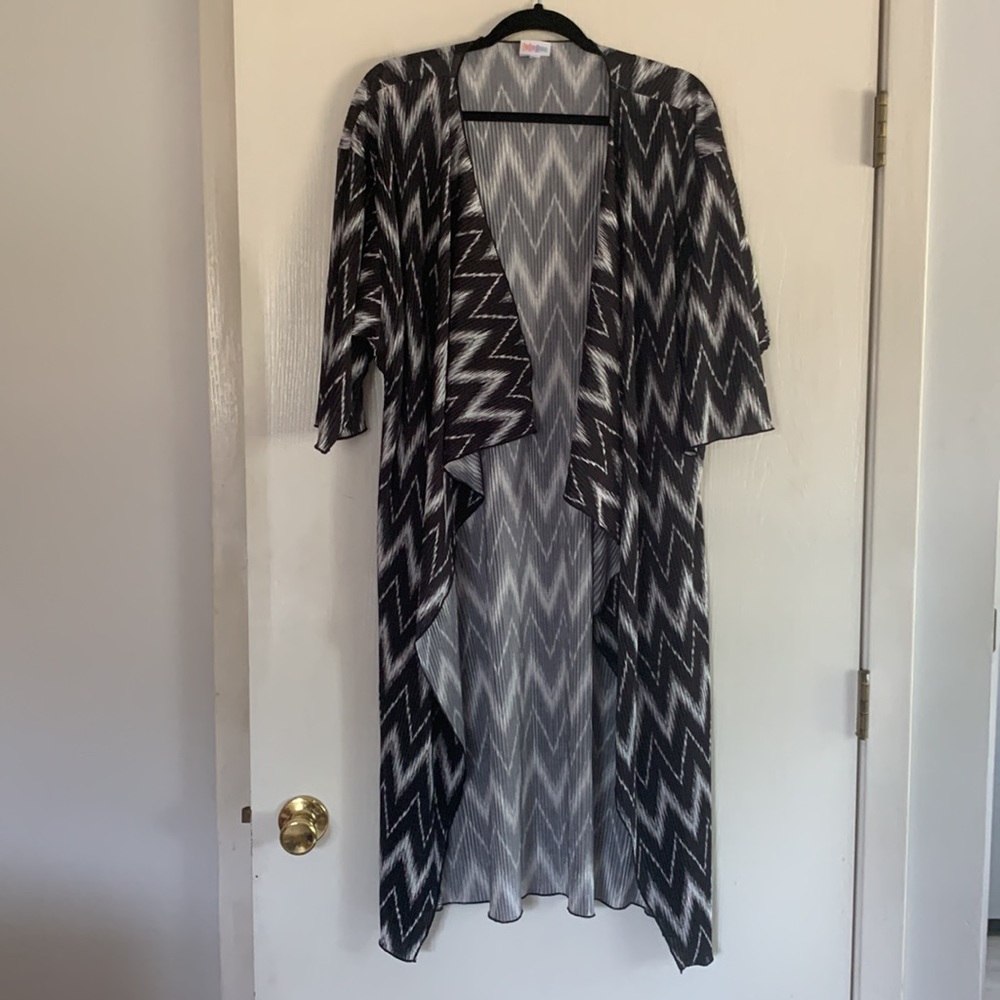 Medium LuLaRoe Shirley
